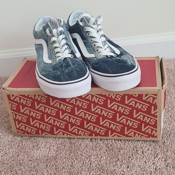 Shoes - Picture 3 of 5